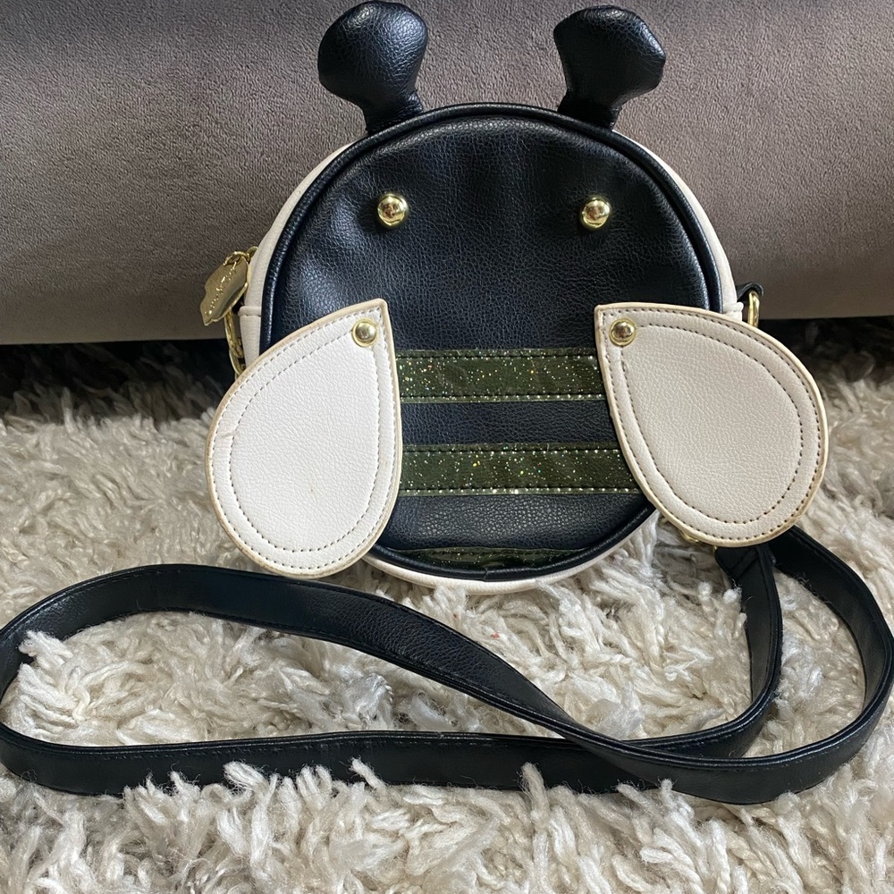 Bee cross body bag